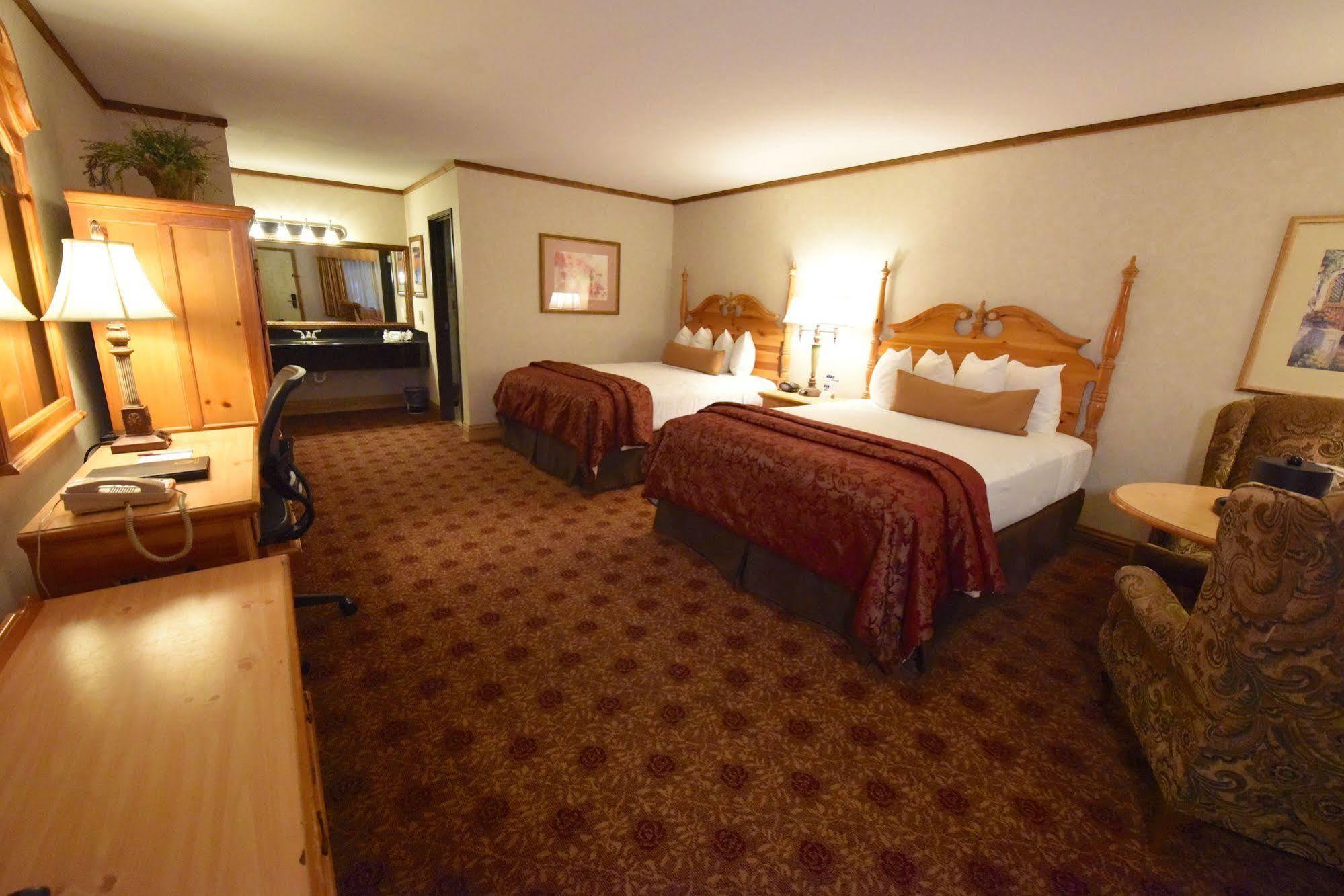 Best Western Plus Dockside Waterfront Inn Mackinaw City Exterior foto