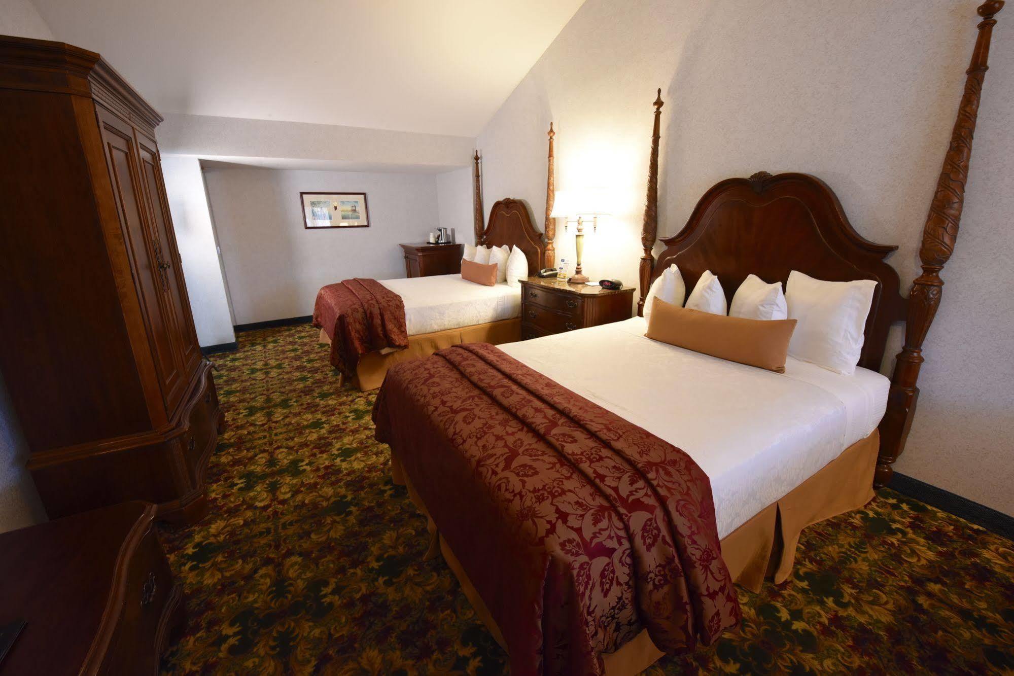 Best Western Plus Dockside Waterfront Inn Mackinaw City Exterior foto