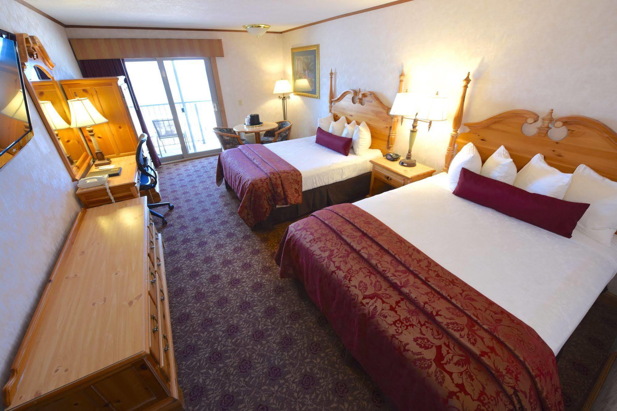 Best Western Plus Dockside Waterfront Inn Mackinaw City Exterior foto